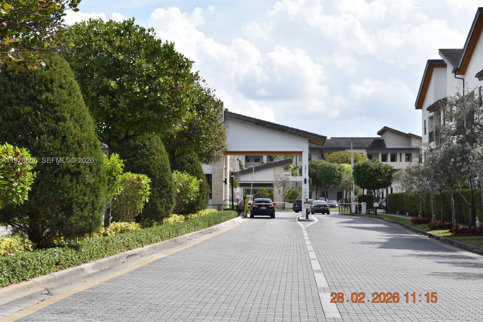 APEX AT PARK CENTRAL COND - Residential