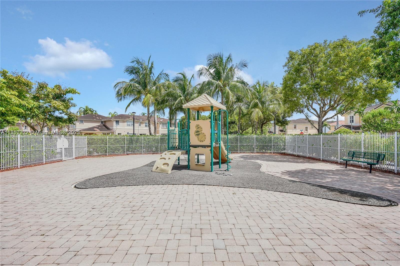 KENDALL BREEZE - Residential