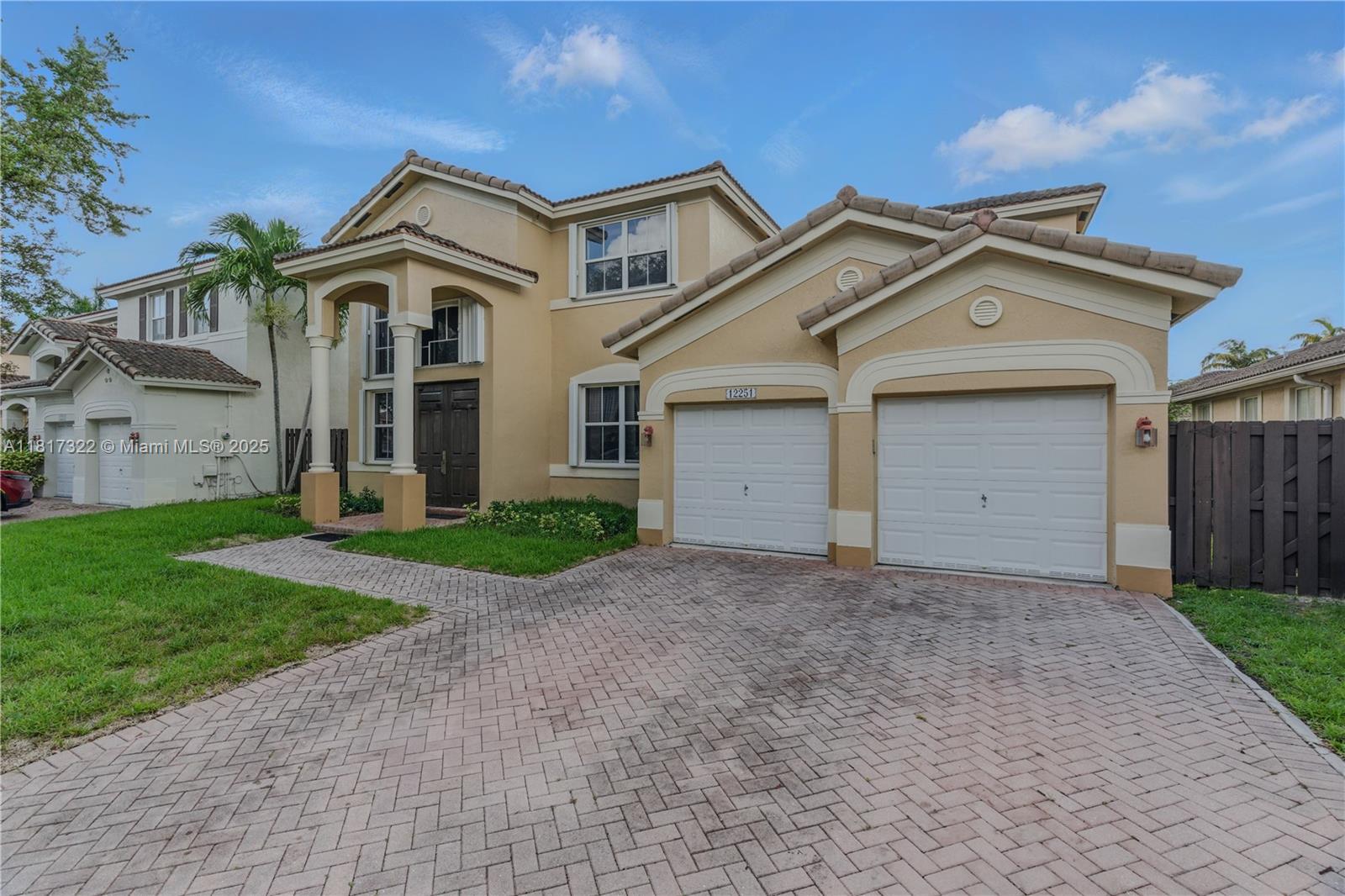 KENDALL BREEZE - Residential