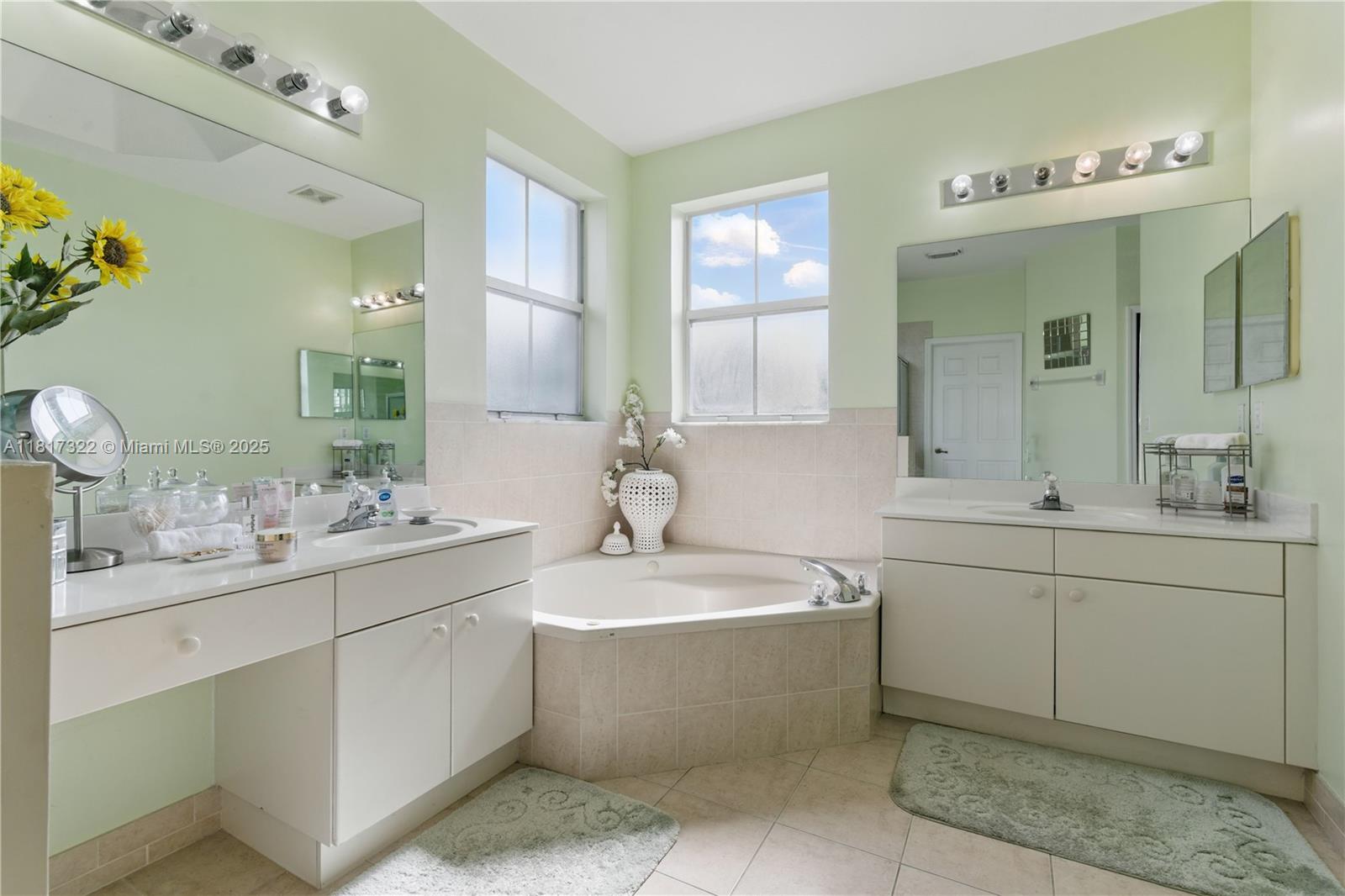 KENDALL BREEZE - Residential