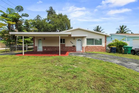 Photo of 846 NW 10th Ave, Dania Beach, FL 33004 (MLS # A11869391)