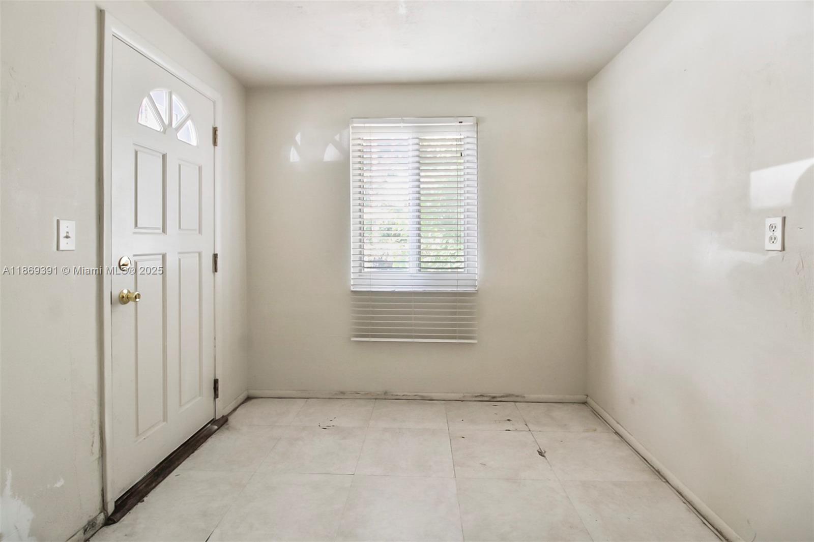 DANIA ESTATES - Residential