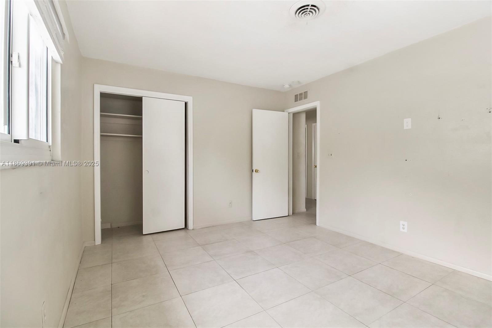 DANIA ESTATES - Residential