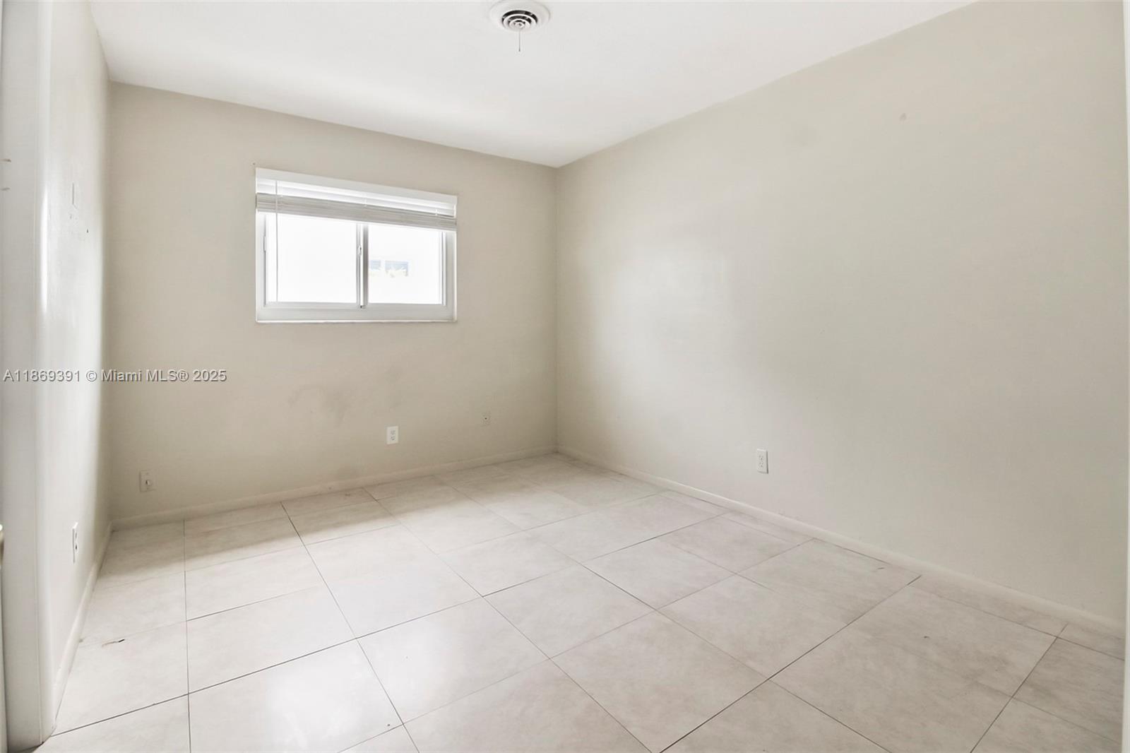 DANIA ESTATES - Residential