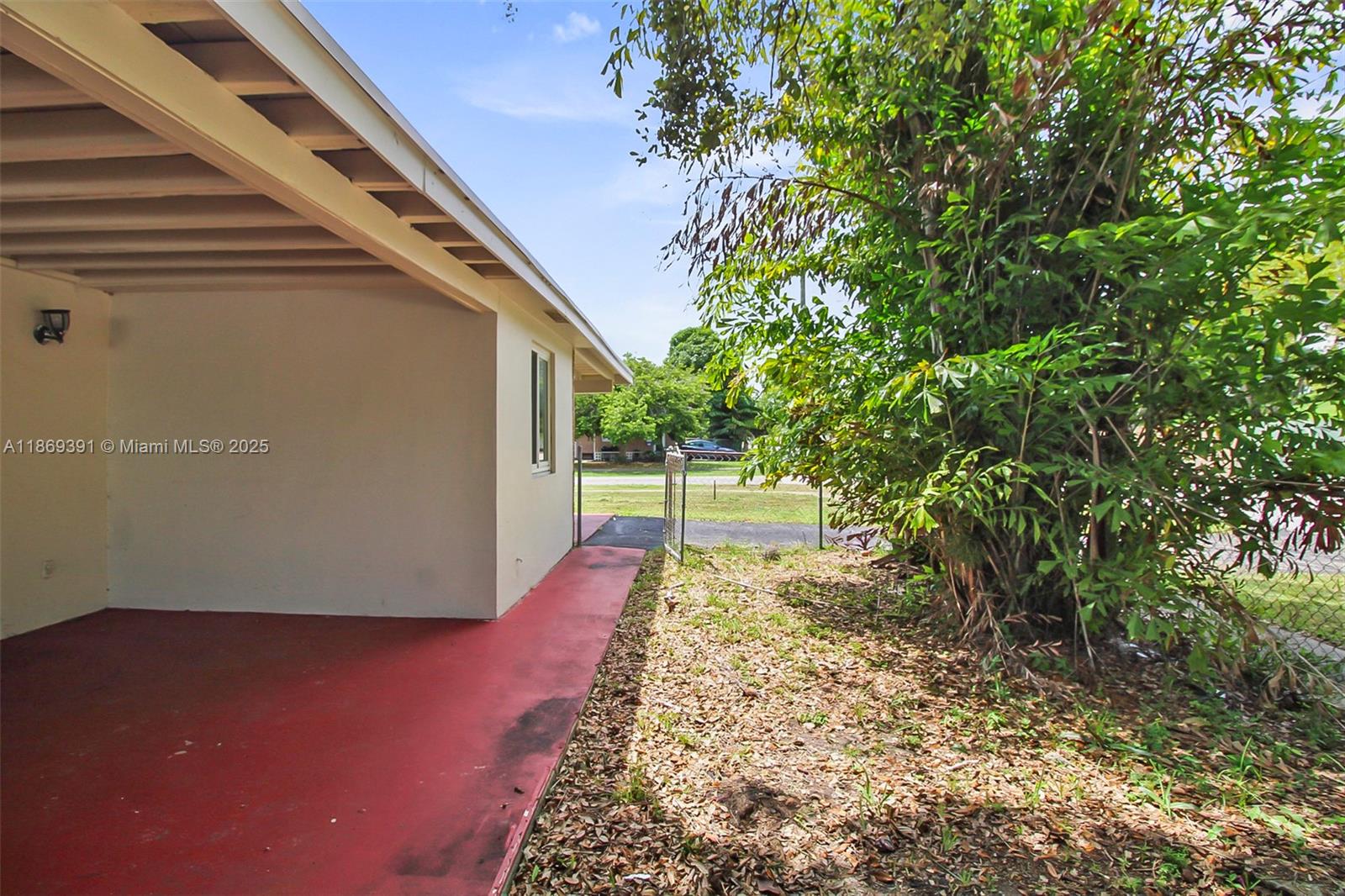 DANIA ESTATES - Residential