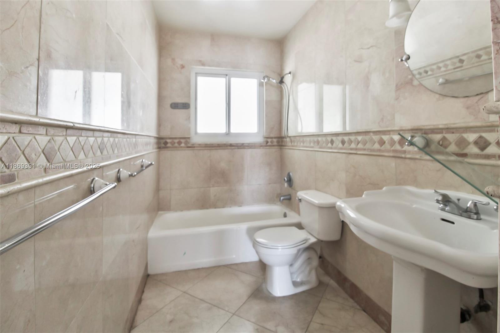 DANIA ESTATES - Residential