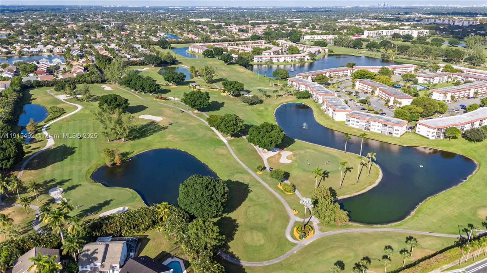 HOLLYBROOK GOLF AND - Residential