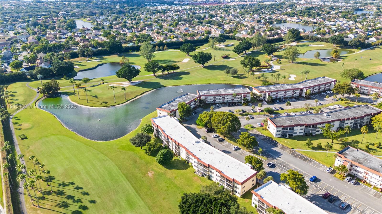 HOLLYBROOK GOLF AND - Residential