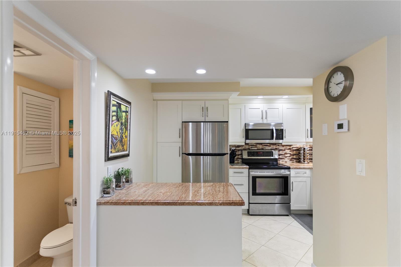 HOLLYBROOK GOLF AND - Residential