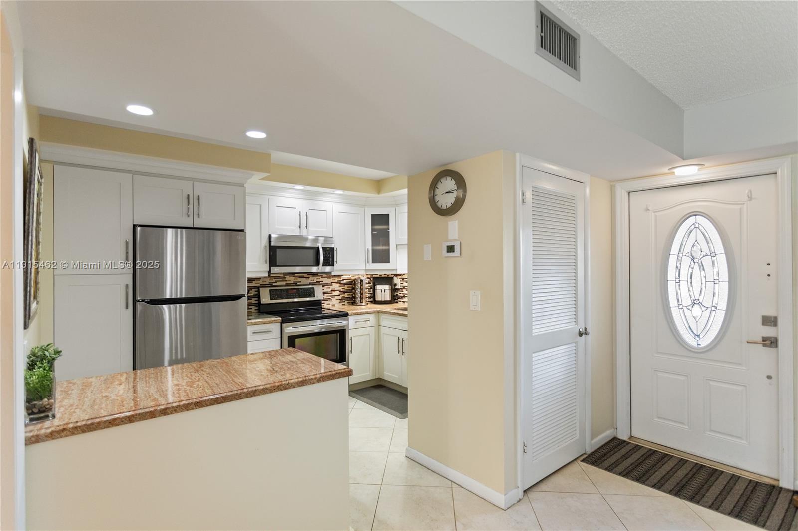 HOLLYBROOK GOLF AND - Residential