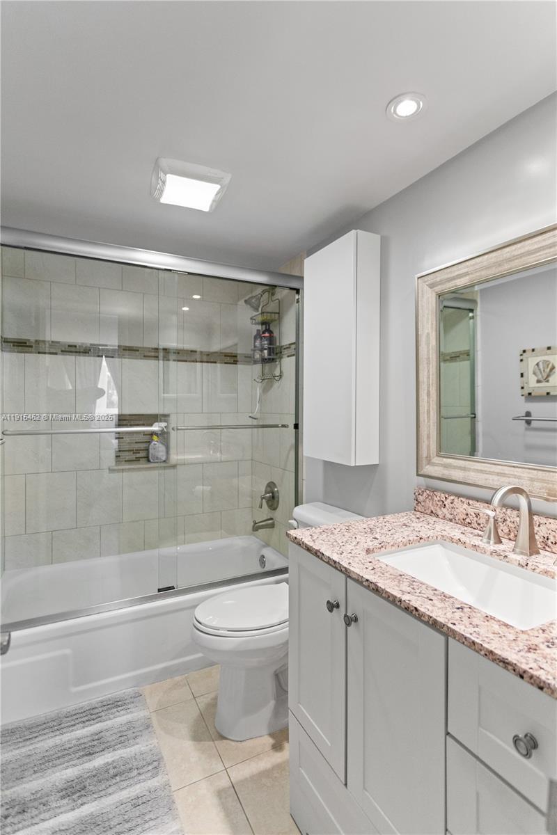 HOLLYBROOK GOLF AND - Residential