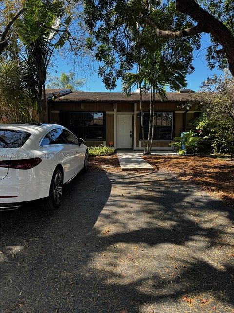 13640 SW 102nd Ln Miami FL 33186