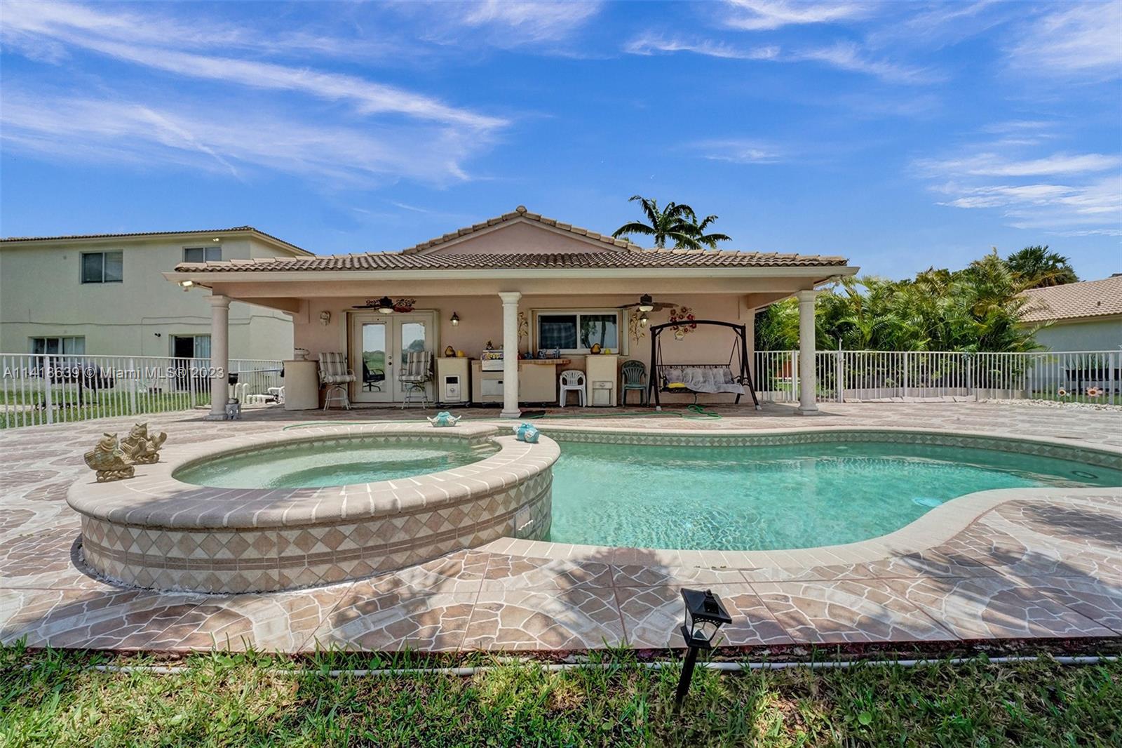 SILVER FALLS - Residential