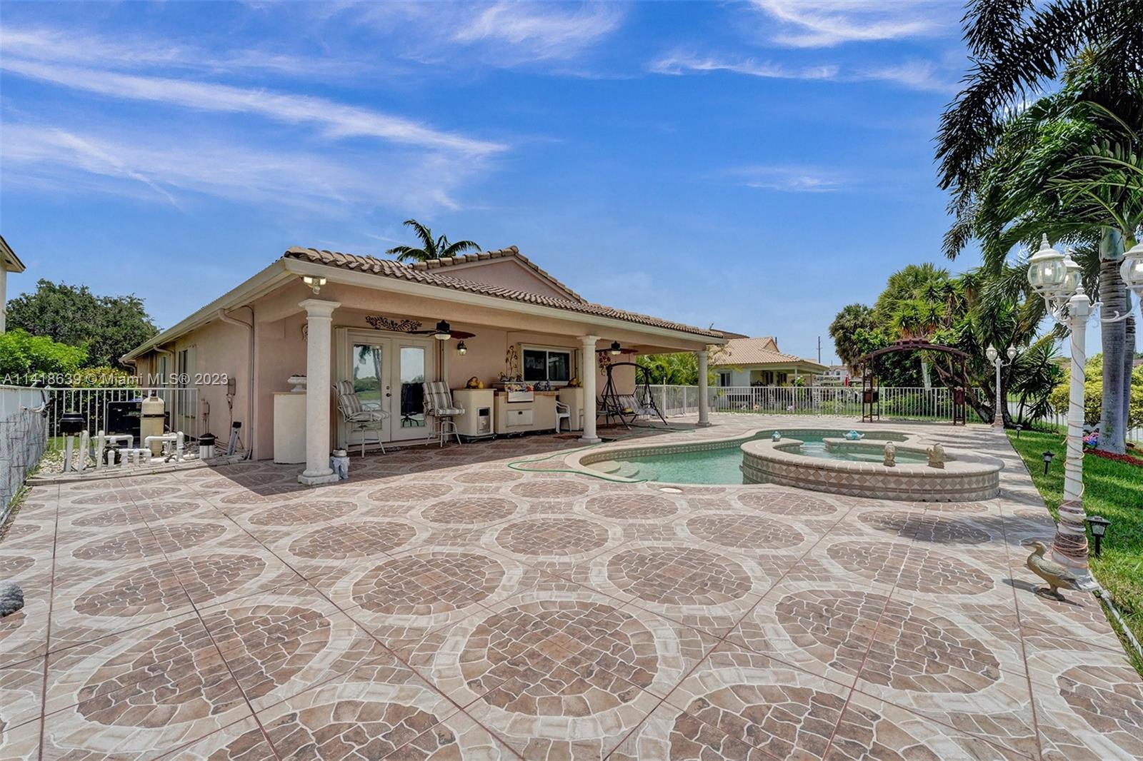 SILVER FALLS - Residential