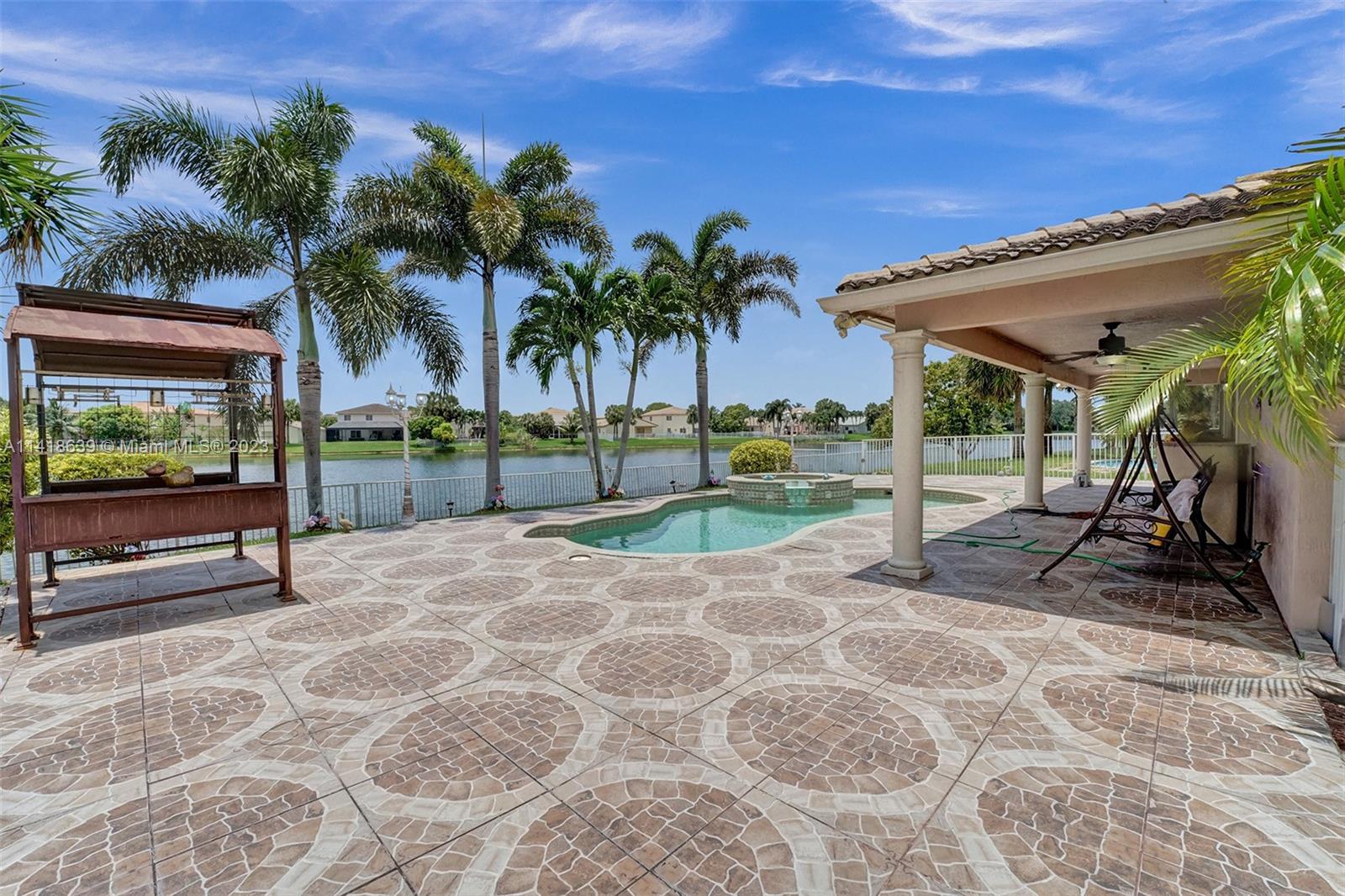 SILVER FALLS - Residential