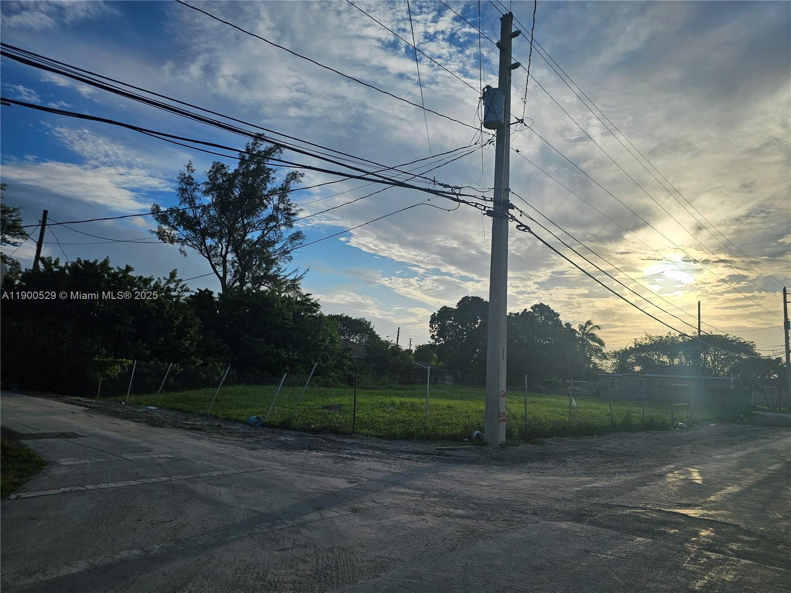 75TH ST HIGHLANDS - Land