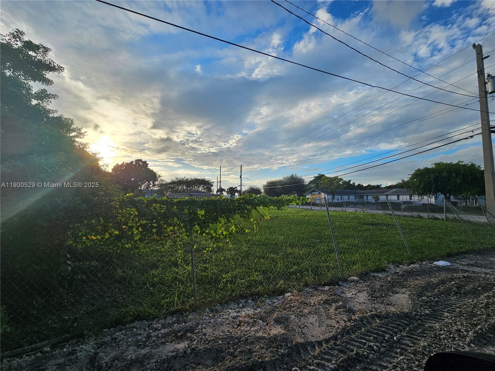 75TH ST HIGHLANDS - Land