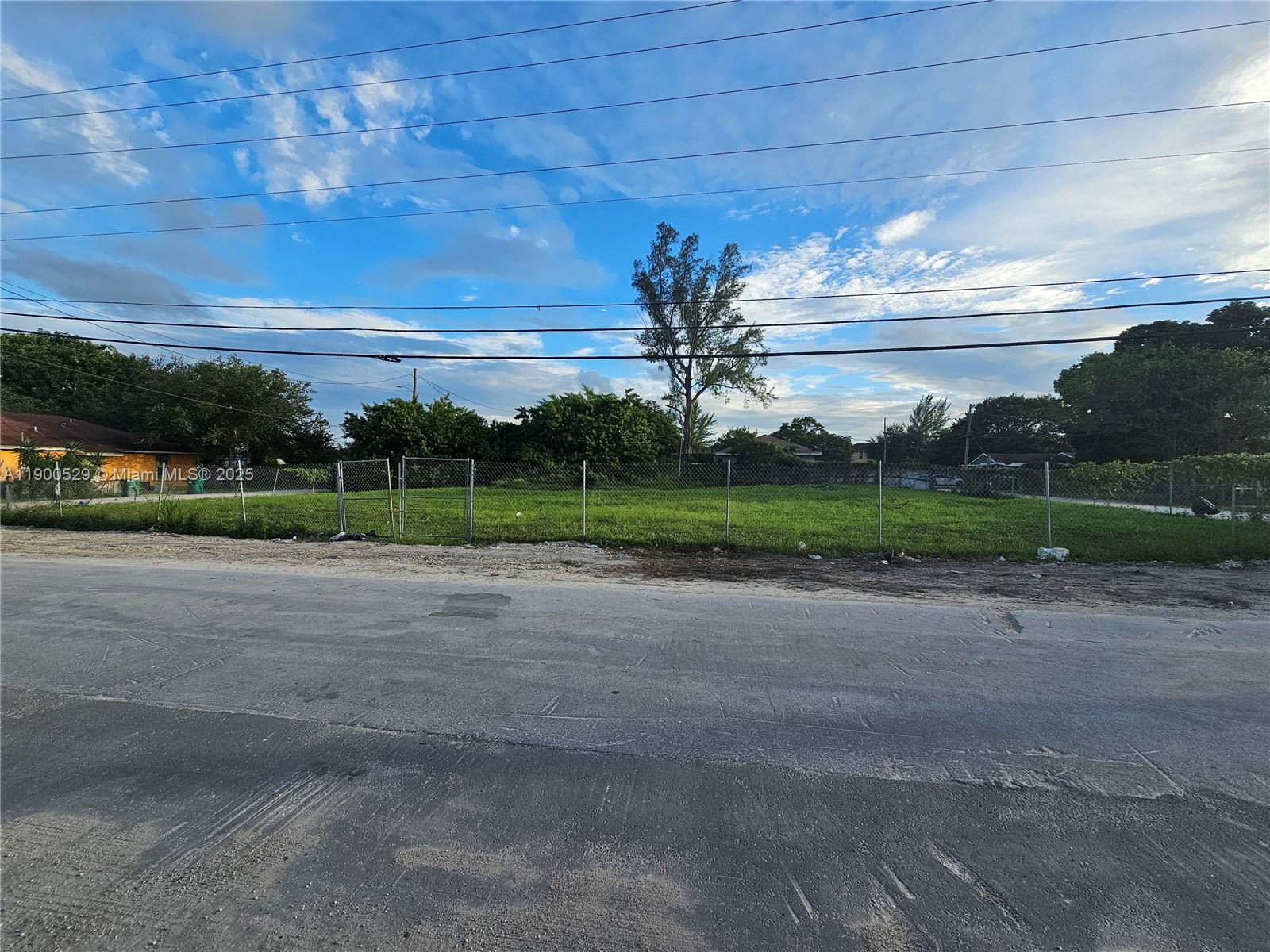 75TH ST HIGHLANDS - Land