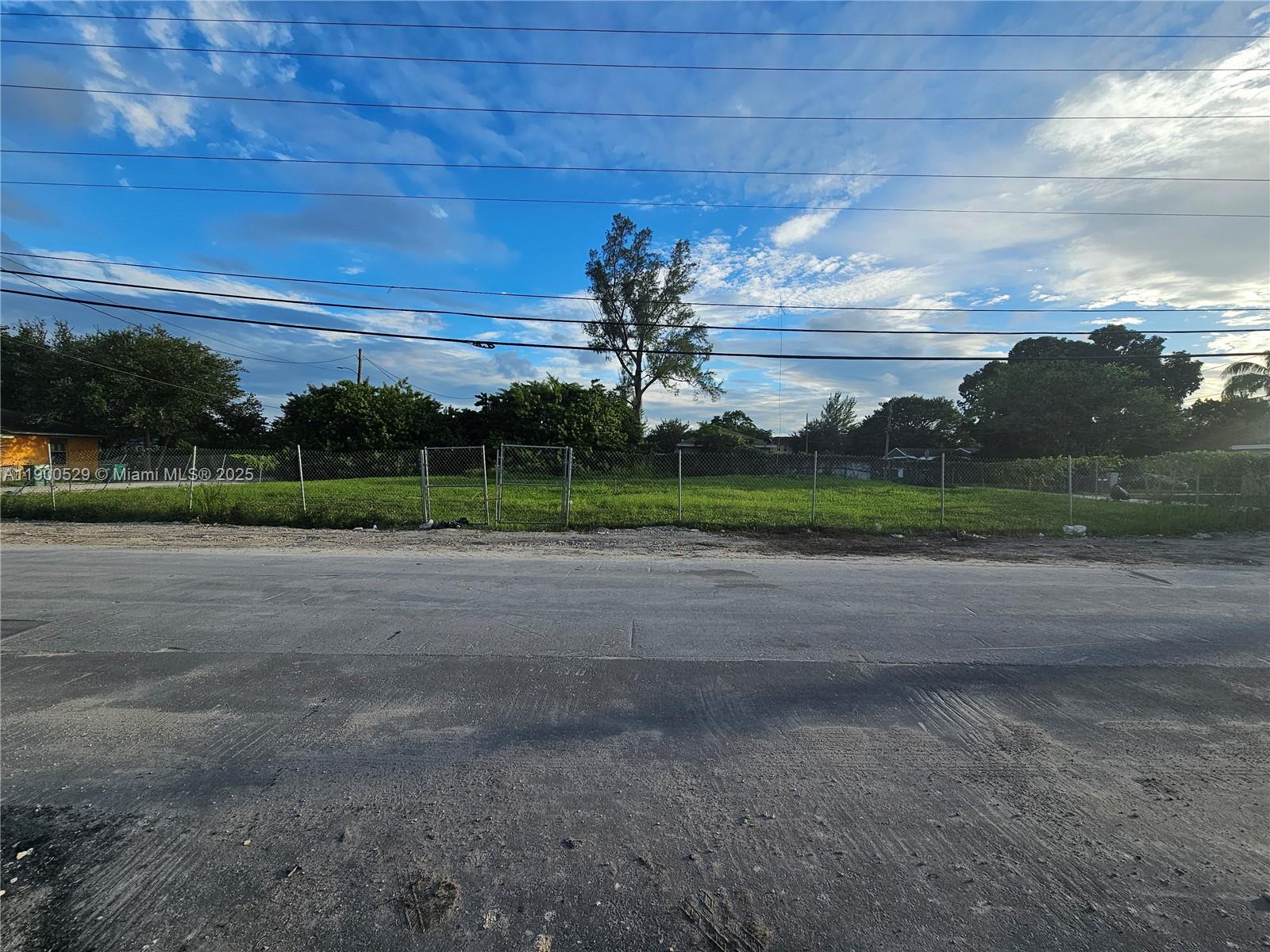 75TH ST HIGHLANDS - Land