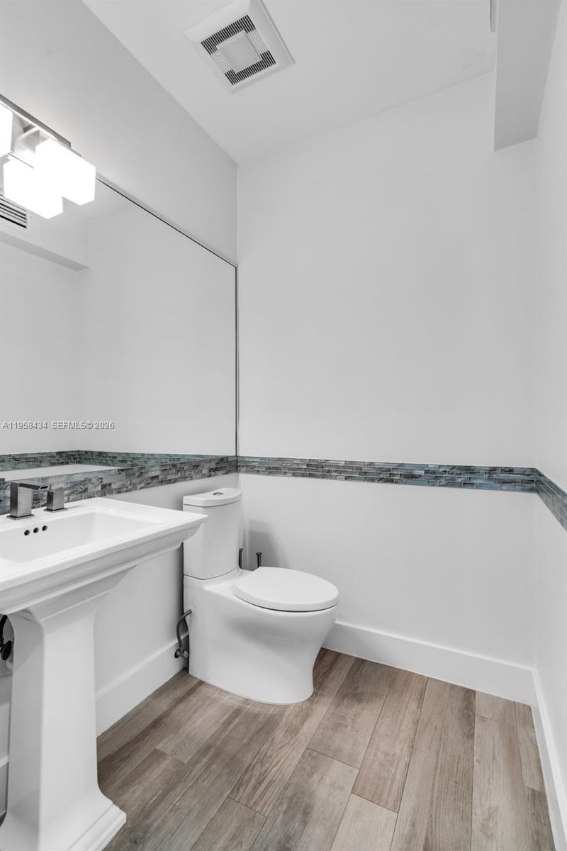 CORAL ESTATES - Residential