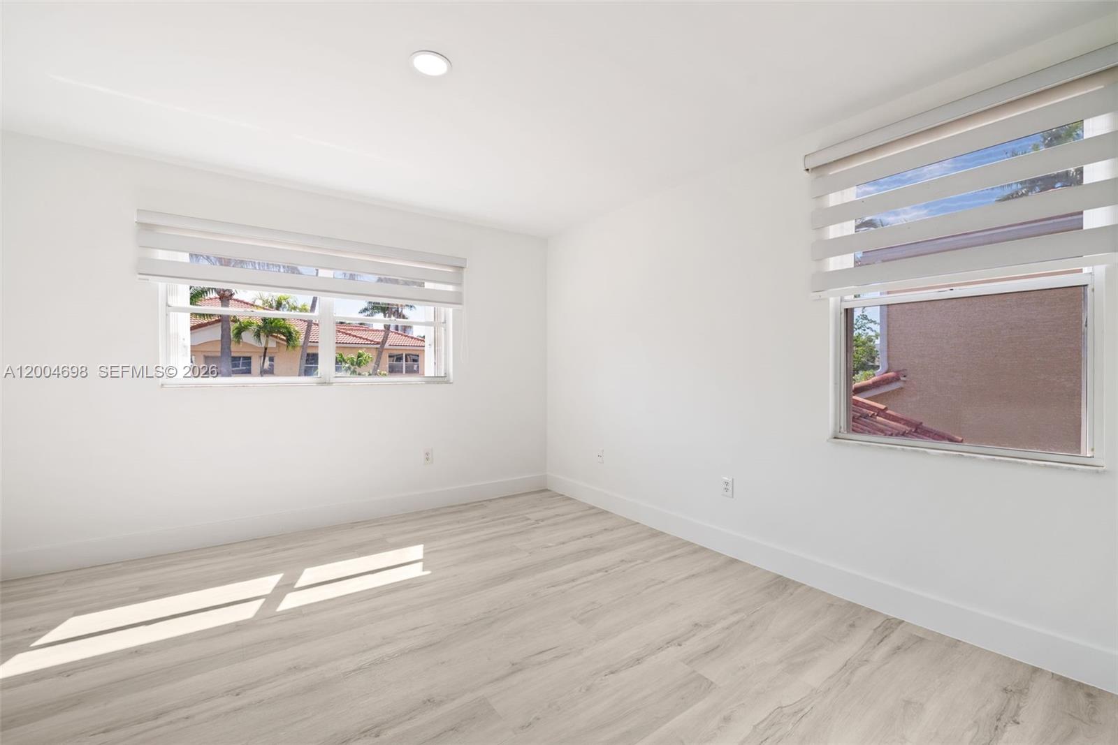 SPINNAKER BAY - Residential