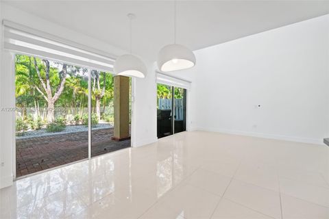 Tiny photo for 21012 NE 34th Ct, Aventura, FL 33180 (MLS # A12004698)