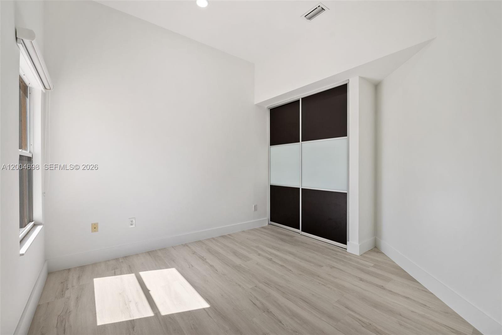 SPINNAKER BAY - Residential