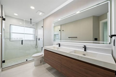 Tiny photo for 21012 NE 34th Ct, Aventura, FL 33180 (MLS # A12004698)