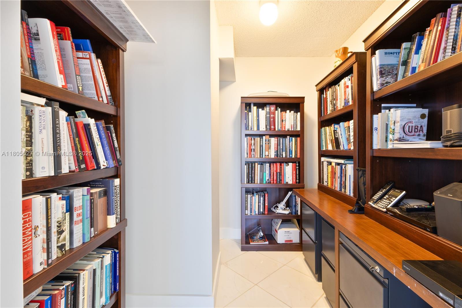 CASA DEL MAR CONDO - Residential