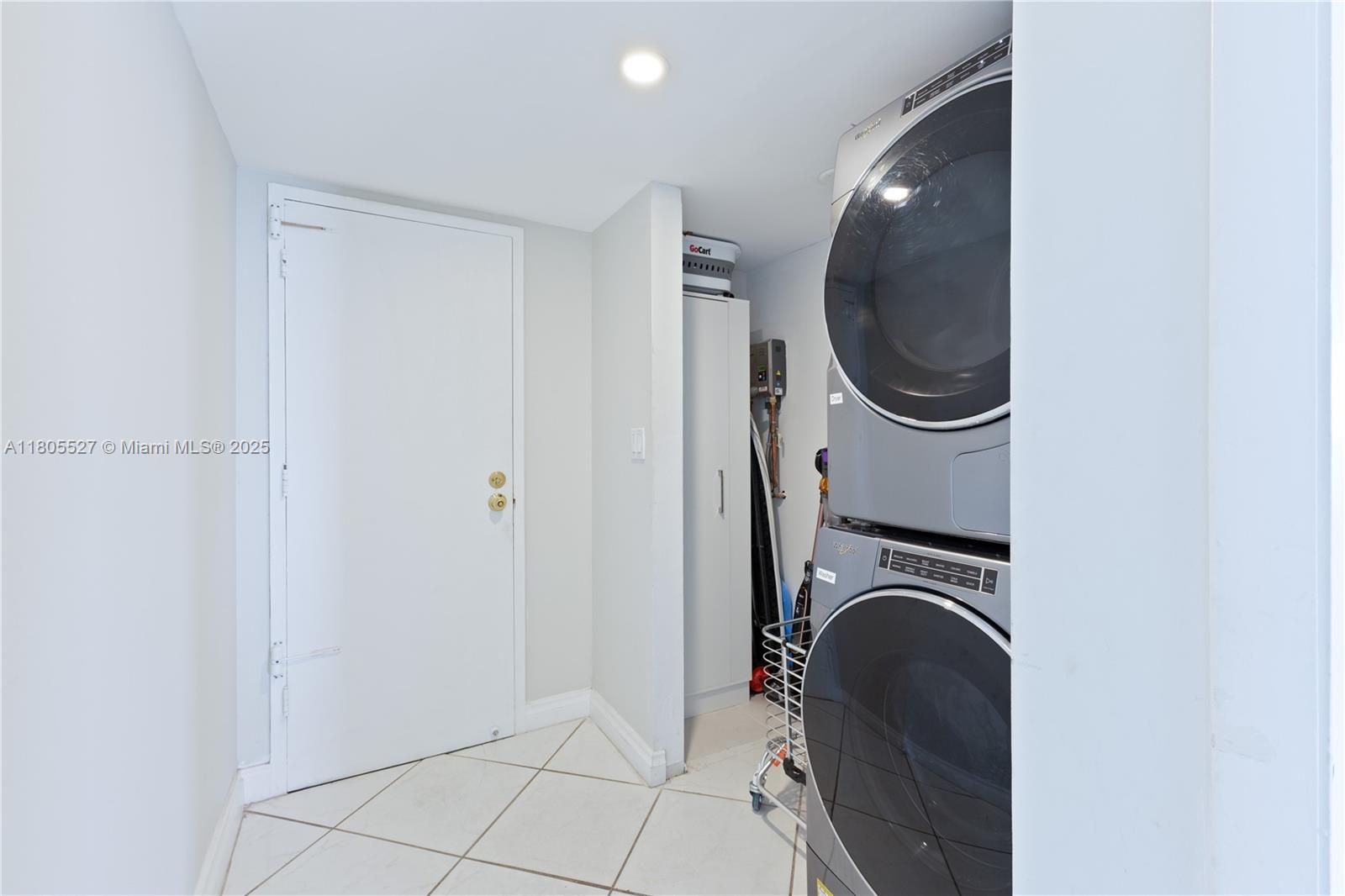 CASA DEL MAR CONDO - Residential