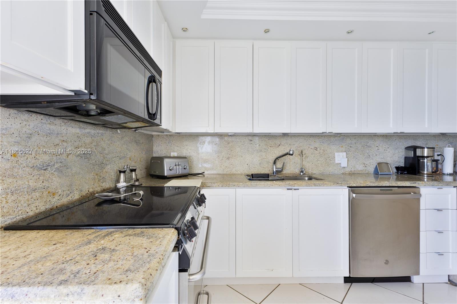 CASA DEL MAR CONDO - Residential