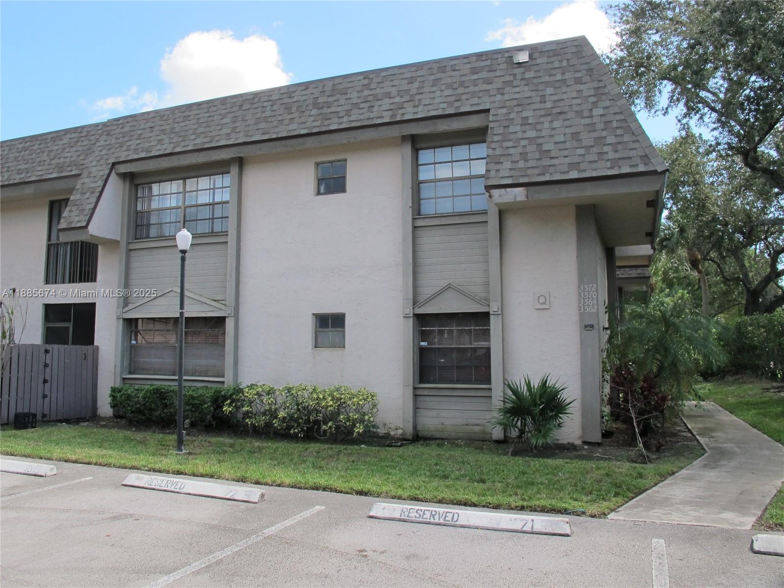 FULLY REMODELED 3 BR/2BA WATERFRONT!! BE THE FIRST TO USE THE 2 BRAND NEW BATHROOMS **NEW KITCHEN w/ BRAND NEW CABINETRY & COUNTERTOPS!! **FRONT LOAD FULL SIZE WASHER & DRYER**BEAUTIFUL APPLIANCES **NEW FLOORING **HUGE WALK-IN CLOSET IN MASTER BEDROOM **PLENTY OF CLOSETS AND STORAGE SPACE **THERE'S EVEN A SEPARATE STORAGE ROOM IN THE SCREENED-IN PATIO OVERLOOKING THE LAKE **FRESHLY PAINTED, TOO! **SO SPACIOUS AND CLEAN! ** PERFECT FOR ENTERTAINING FAMILY & FRIENDS OR JUST TO QUIETLY RELAX AND ENJOY THE SERENE WATERFRONT VIEW!**COMMUNITY TENNIS AND POOL **READY TO MOVE-IN TODAY!!!