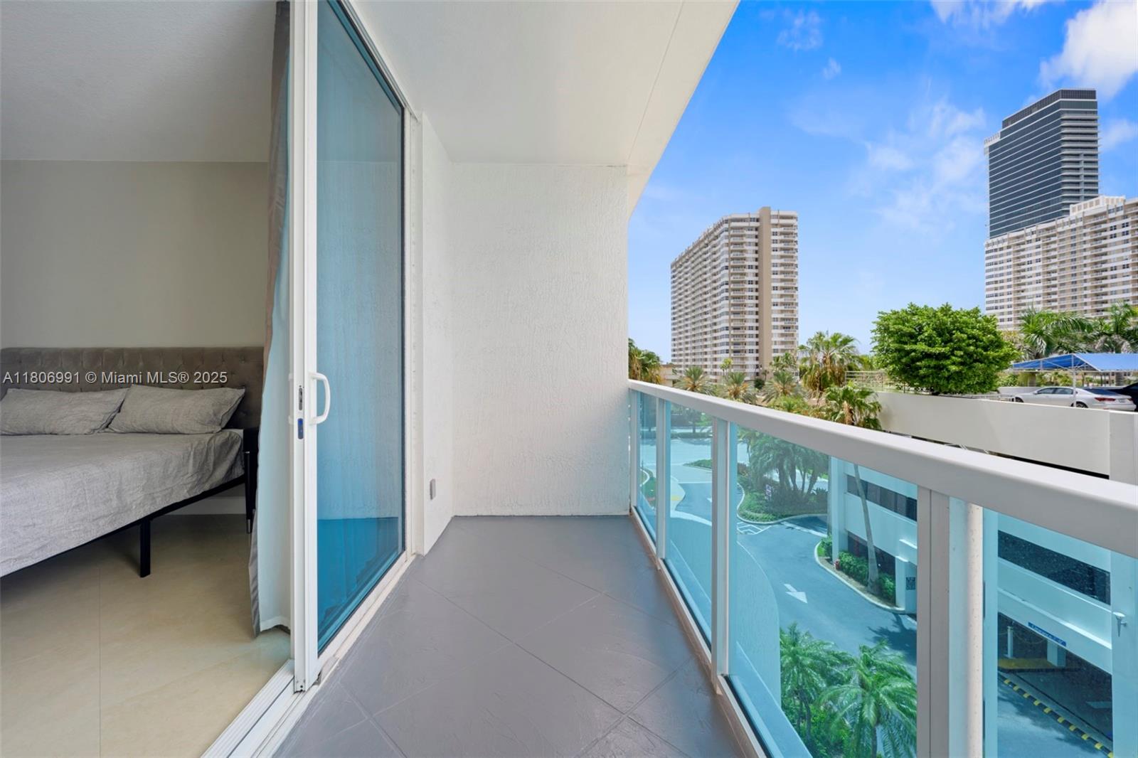 1945 S Ocean Dr 404