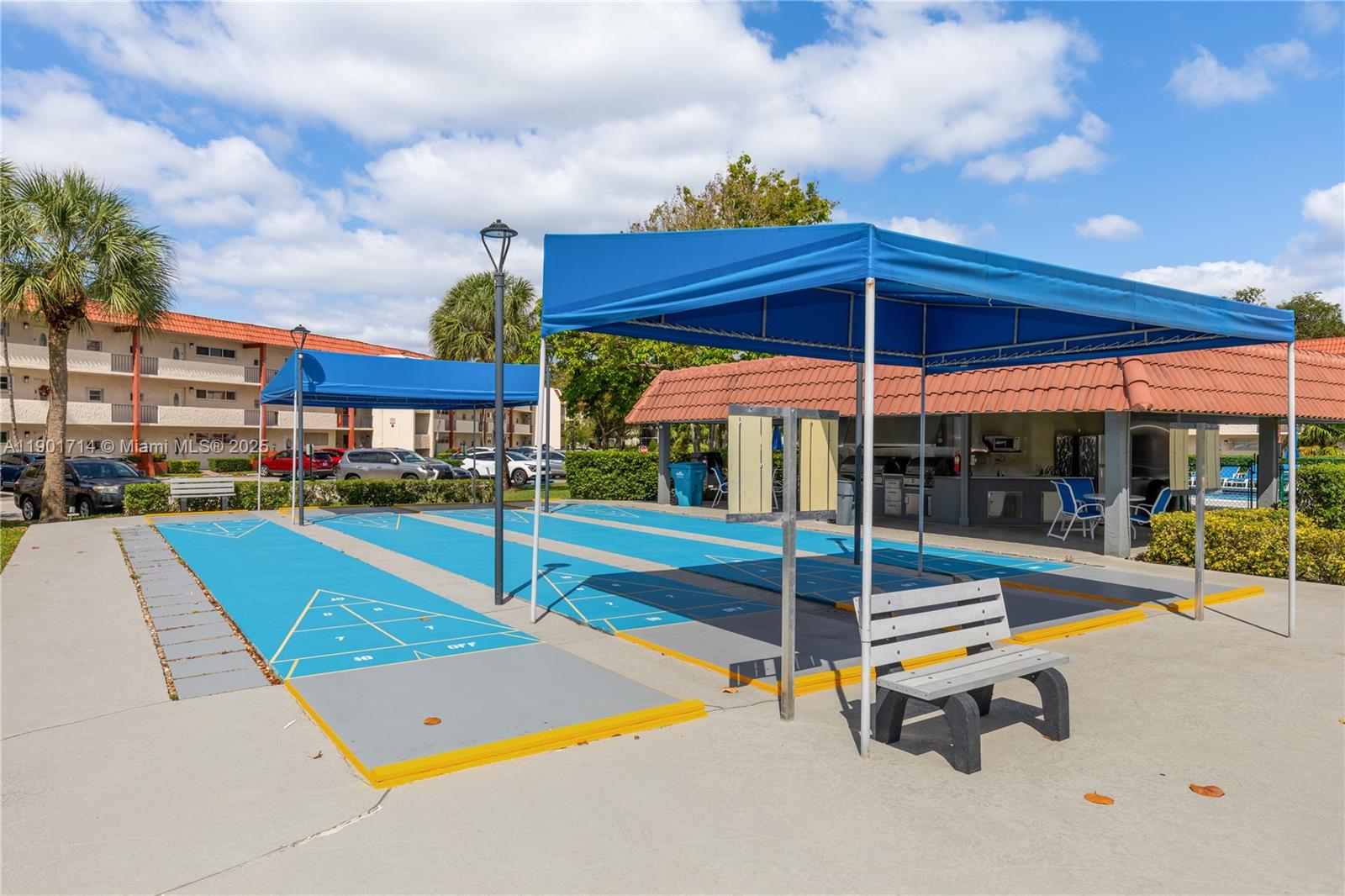 Hollybrook Golf & Tennis C - Residential