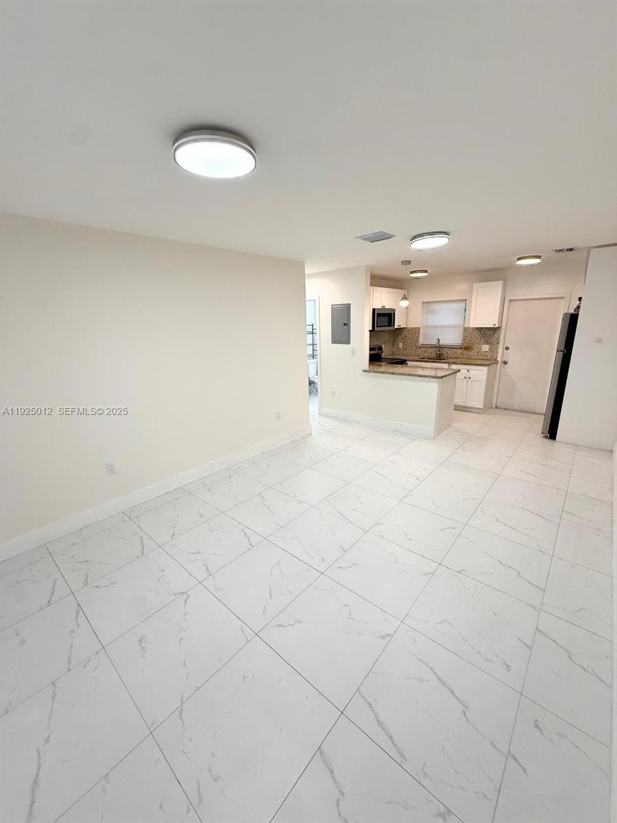 BOULEVARD VILLAS - Residential Lease