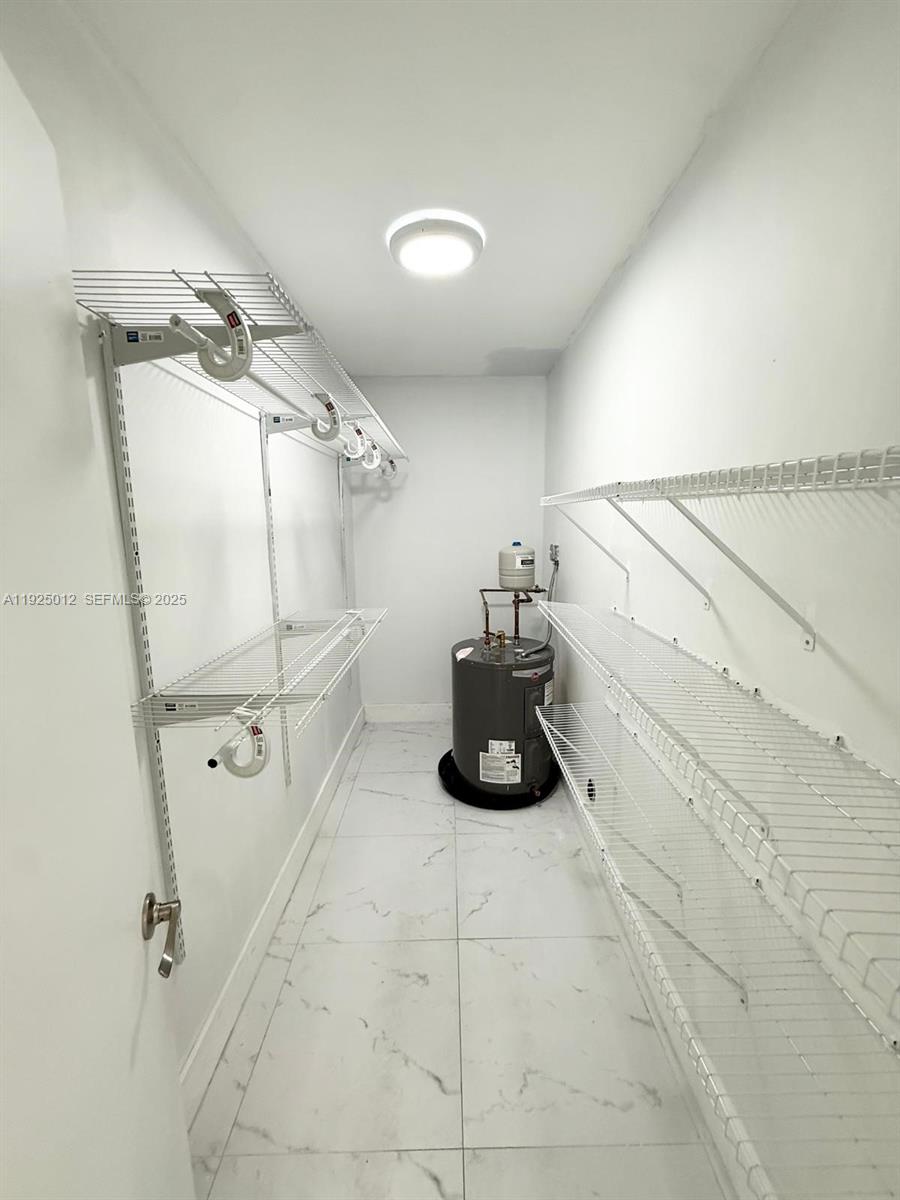 BOULEVARD VILLAS - Residential Lease