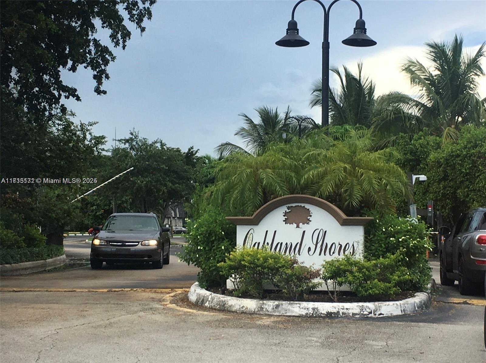 Property for Sale at 3119 Oakland Shores Dr C110, Oakland Park, Miami-Dade County, Florida - Bedrooms: 2 
Bathrooms: 2  - $175,000