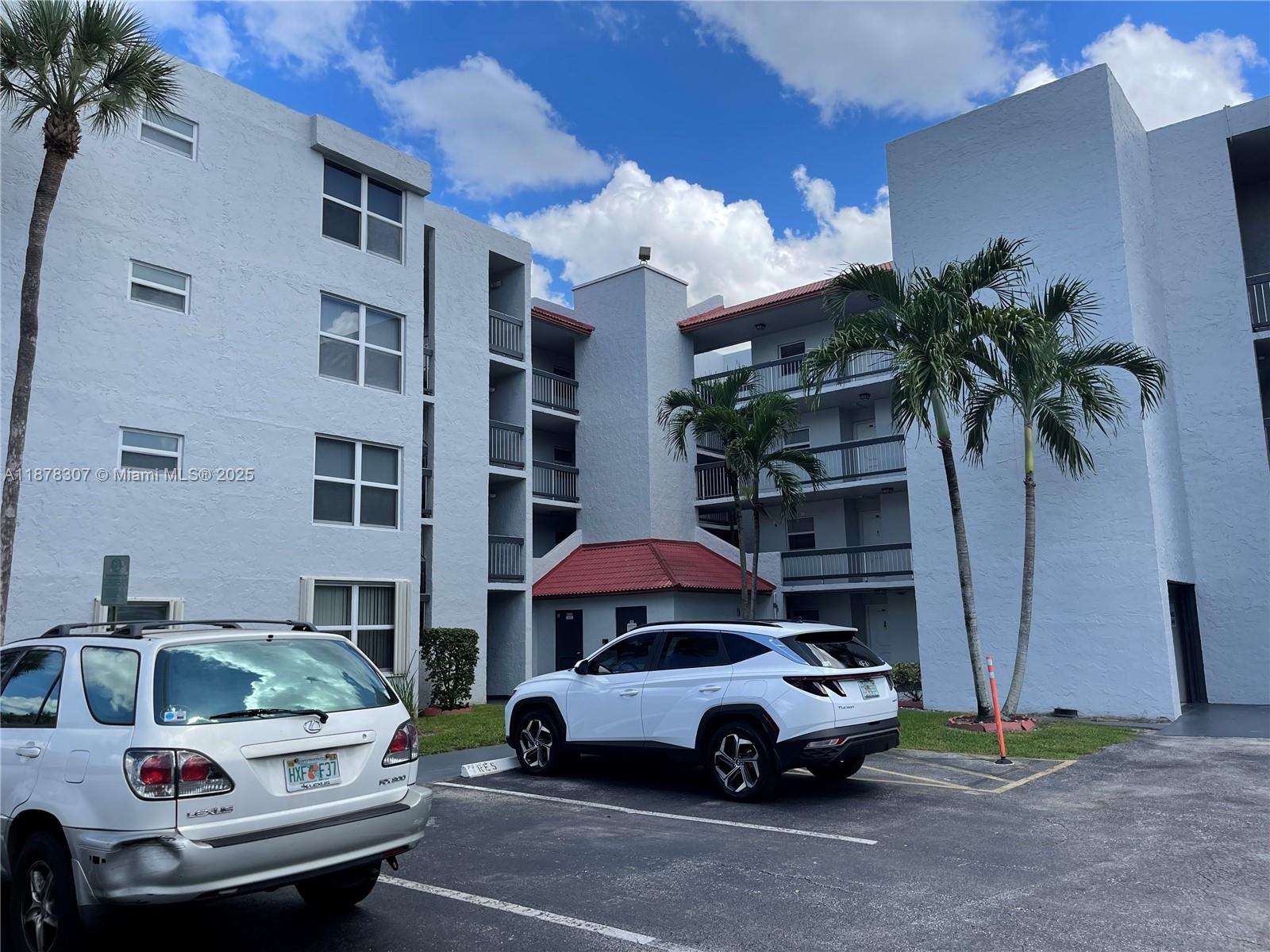 FOR RENT- Don't miss this freshly painted apartment on the first floor, this 2Be /2Ba with 965 sq ft, offers an open kitchen with granite counter tops. Peaceful views of the golf course and a formal dining area. LIVE OAK CONDO TWELVE OF PINE ISLAND RIDGE F. Laundry facility room in every floor. offer an impressive Country Club, with amenities of a resort, a restaurant, gym, pool, playground, beautiful green areas to walk, golf courses & more. You can't beat the magnificent location, near main roads, Fort Lauderdale airport, shopping & Nova University. Association requires 700 credit score. Monthly income equal to 3 month rent.