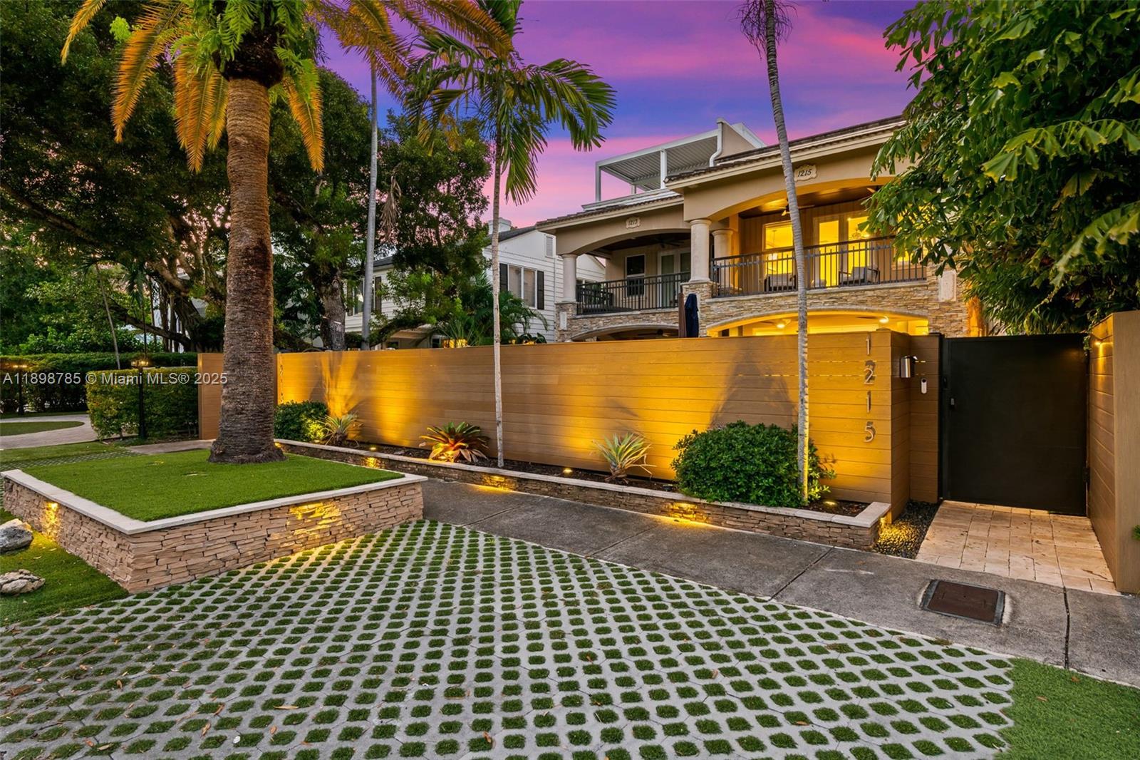 View photos, virtual tours, details... 1215 NE 1st St