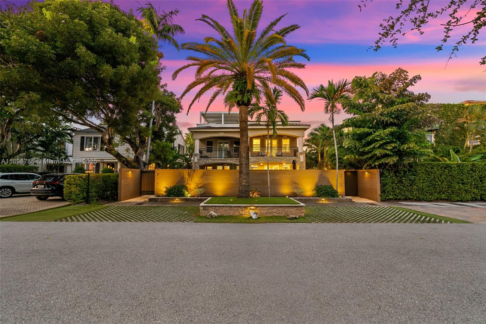 View photos, virtual tours, details... 1215 NE 1st St