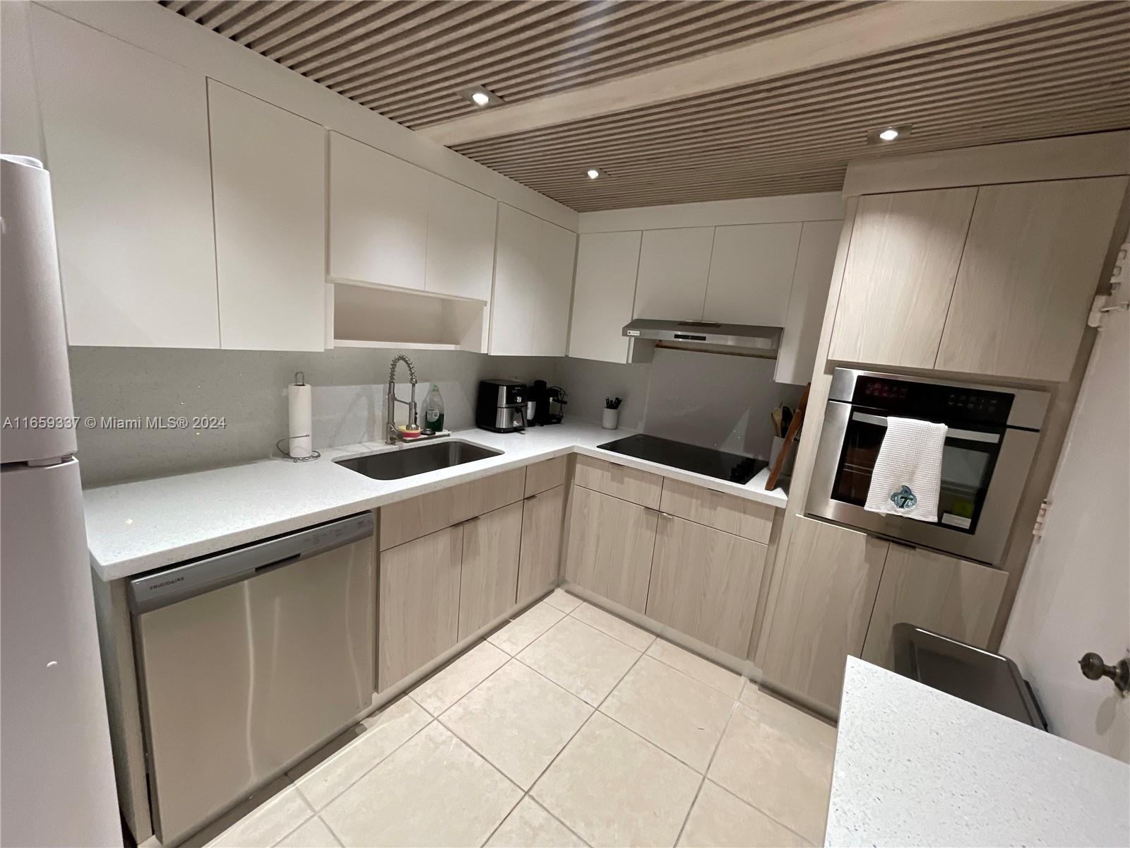 COASTAL TOWERS CONDO - Residential