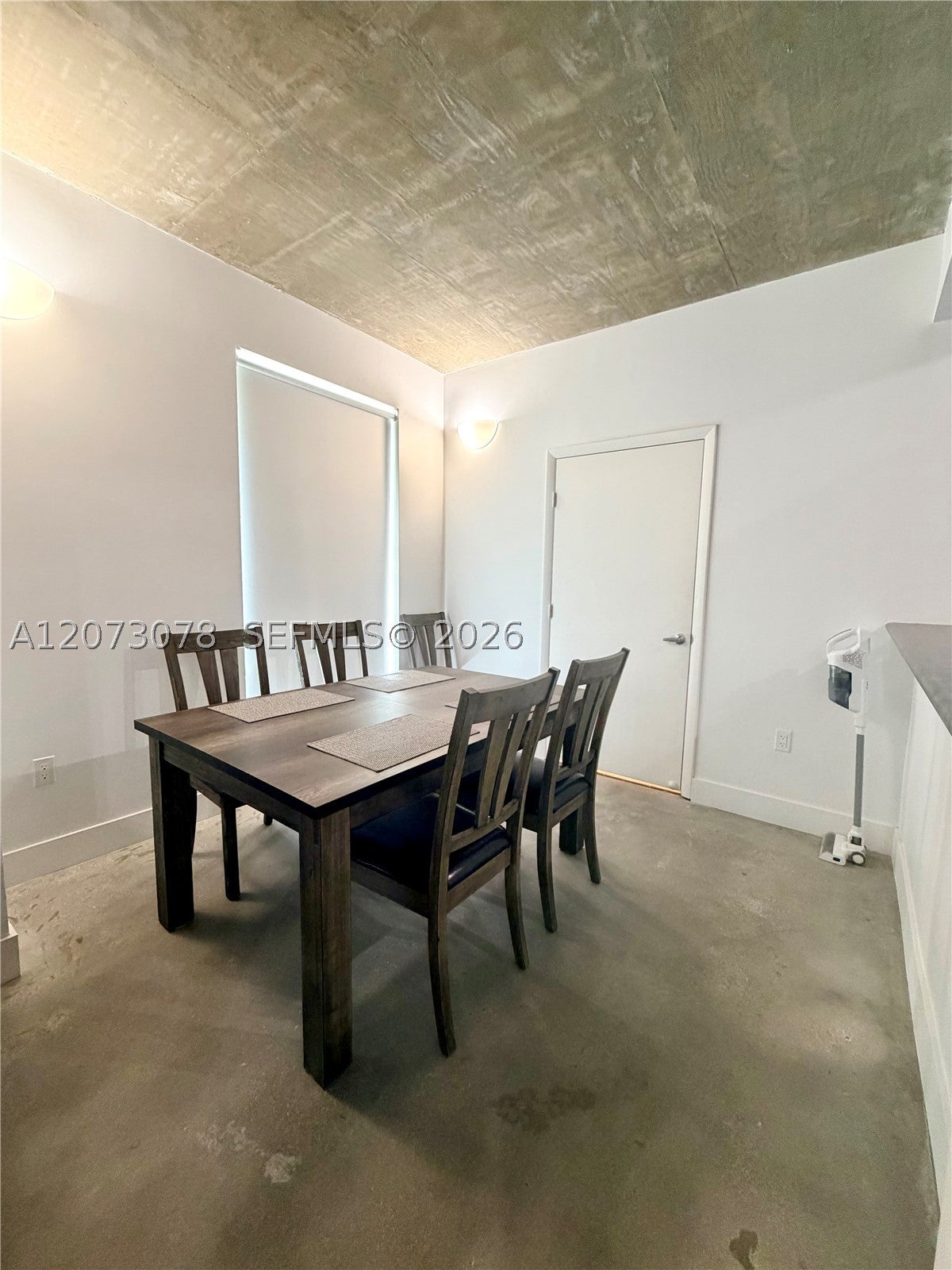 455 NE 25th St 4D