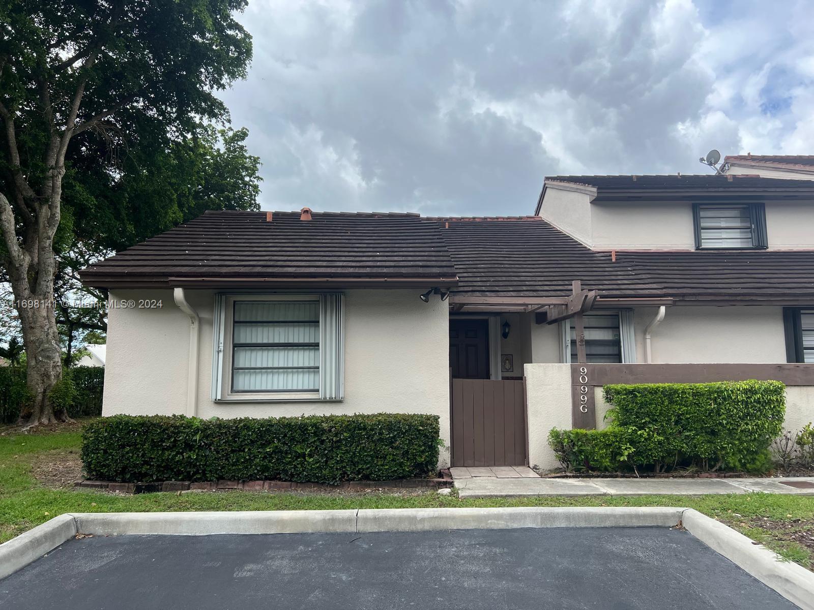 9099 Sw 133rd Ct Ct G, Miami, Broward County, Florida - 2 Bedrooms  
2 Bathrooms - 