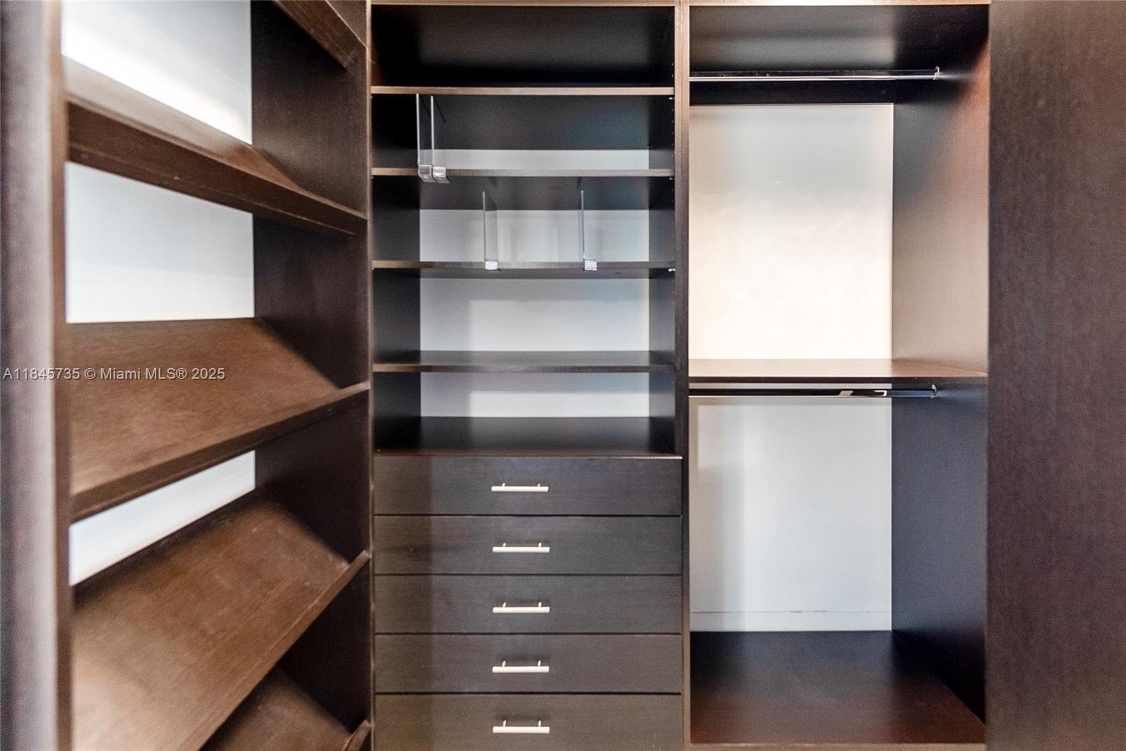 PARAMOUNT BAY CONDO - Residential Lease