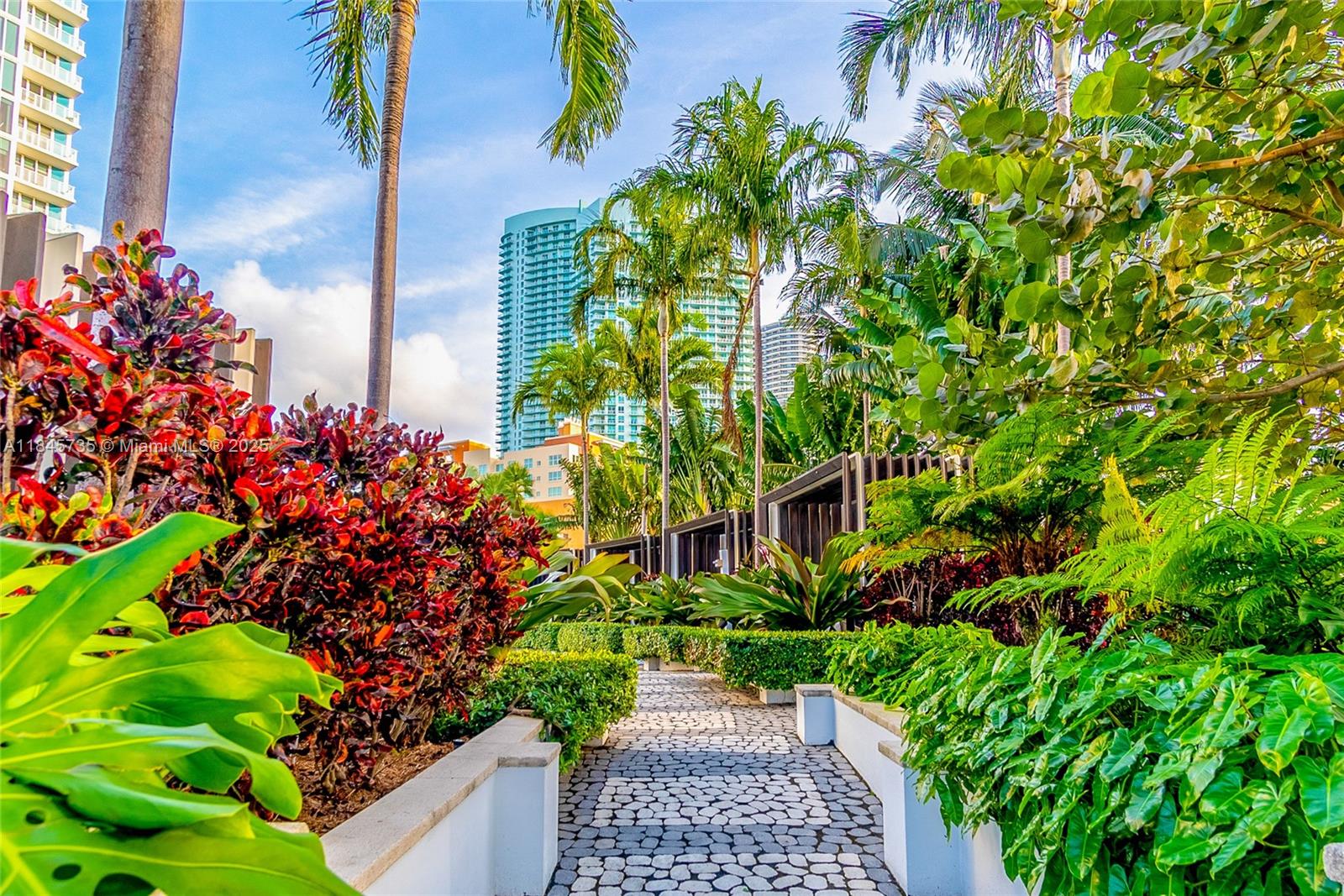 PARAMOUNT BAY CONDO - Residential Lease