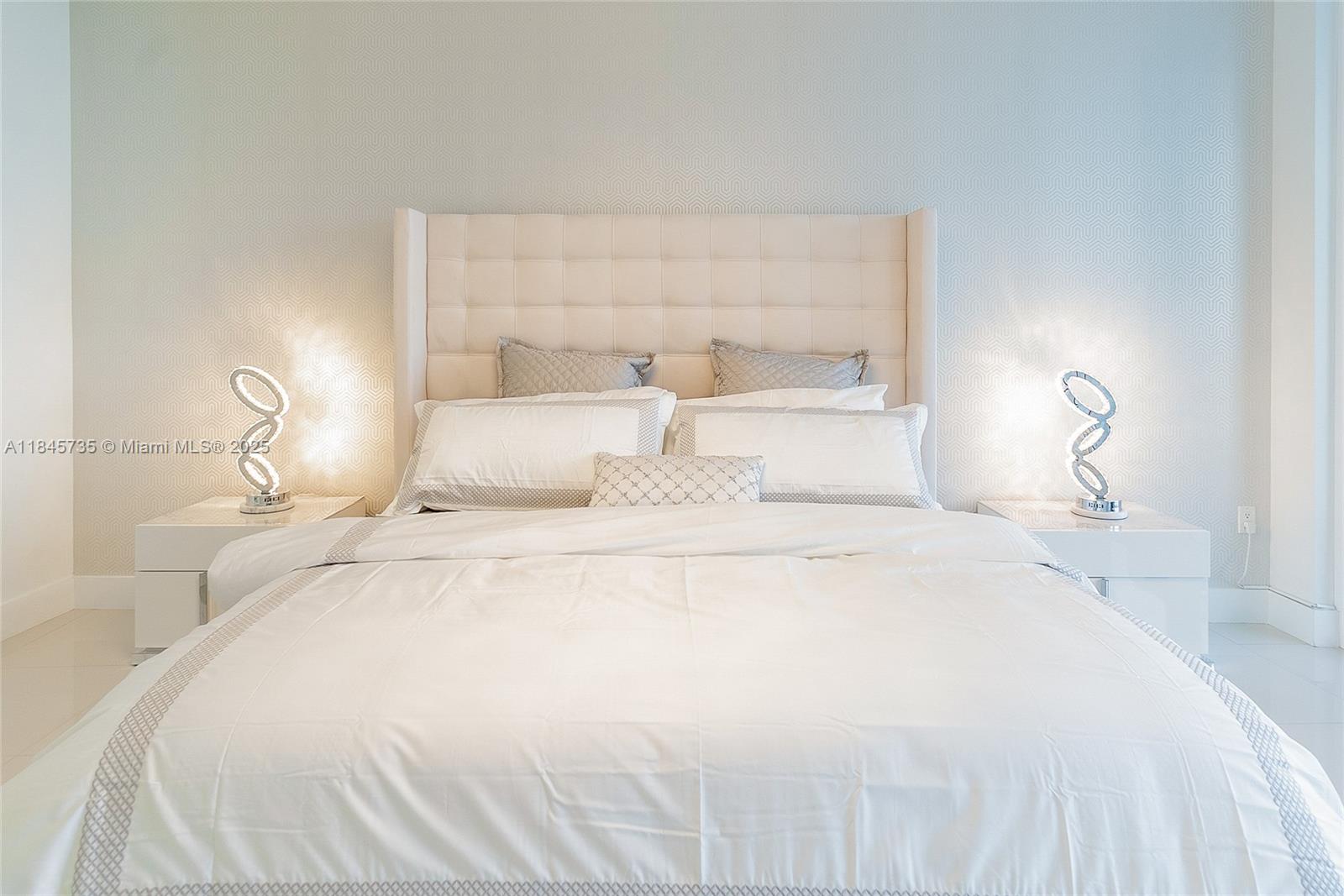 PARAMOUNT BAY CONDO - Residential Lease