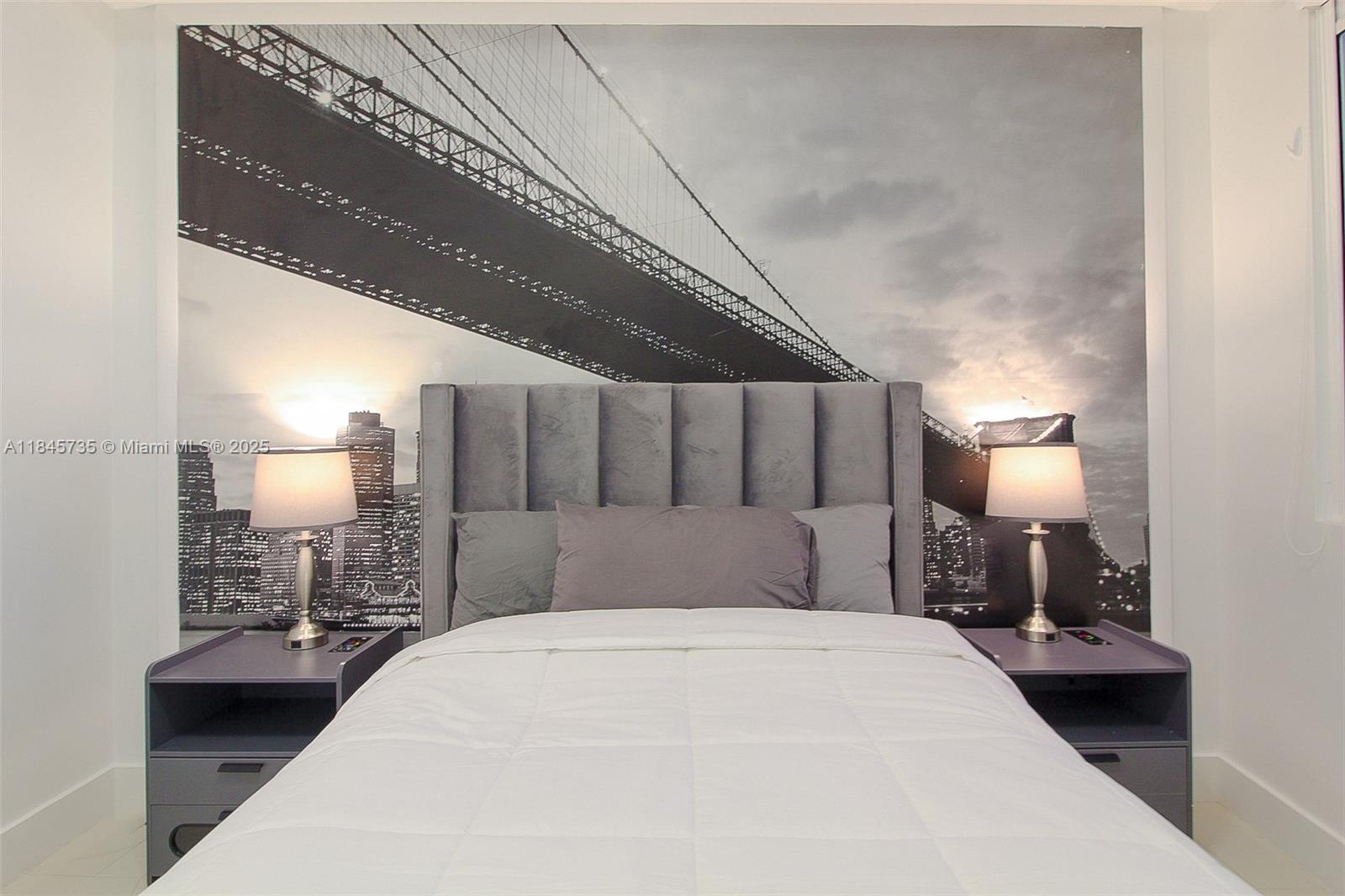 PARAMOUNT BAY CONDO - Residential Lease