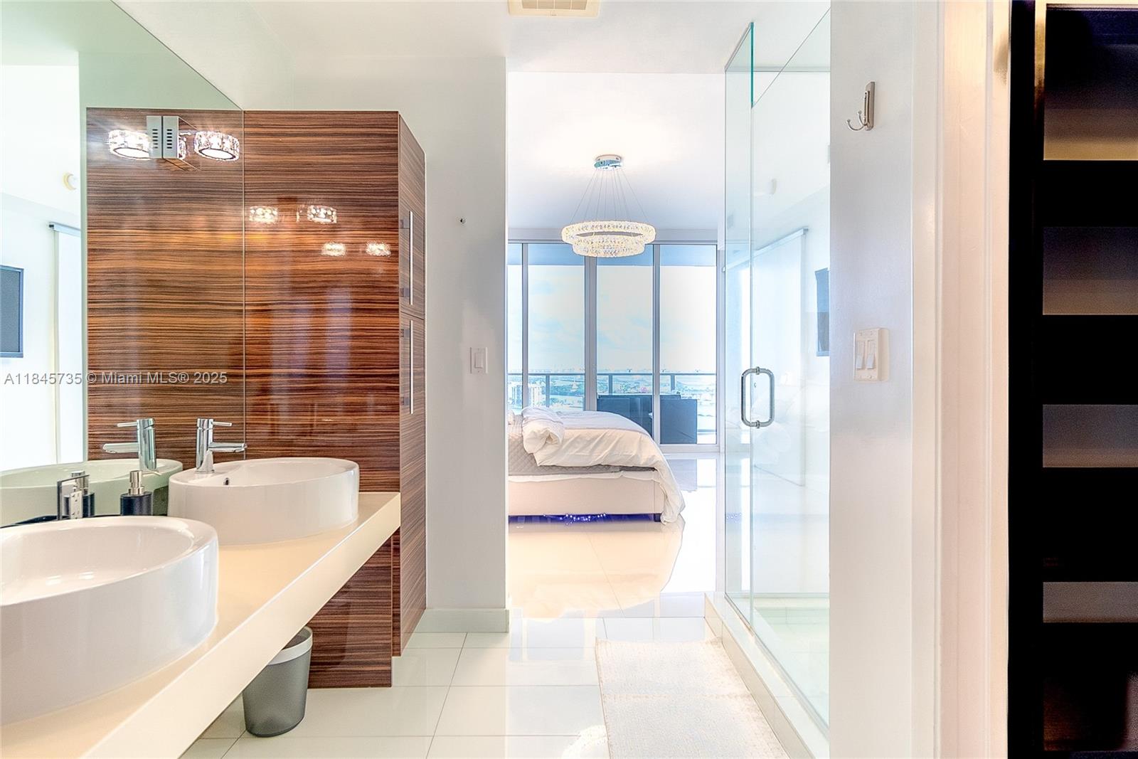 PARAMOUNT BAY CONDO - Residential Lease