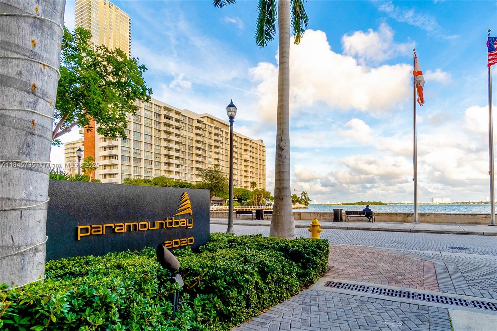 PARAMOUNT BAY CONDO - Residential Lease