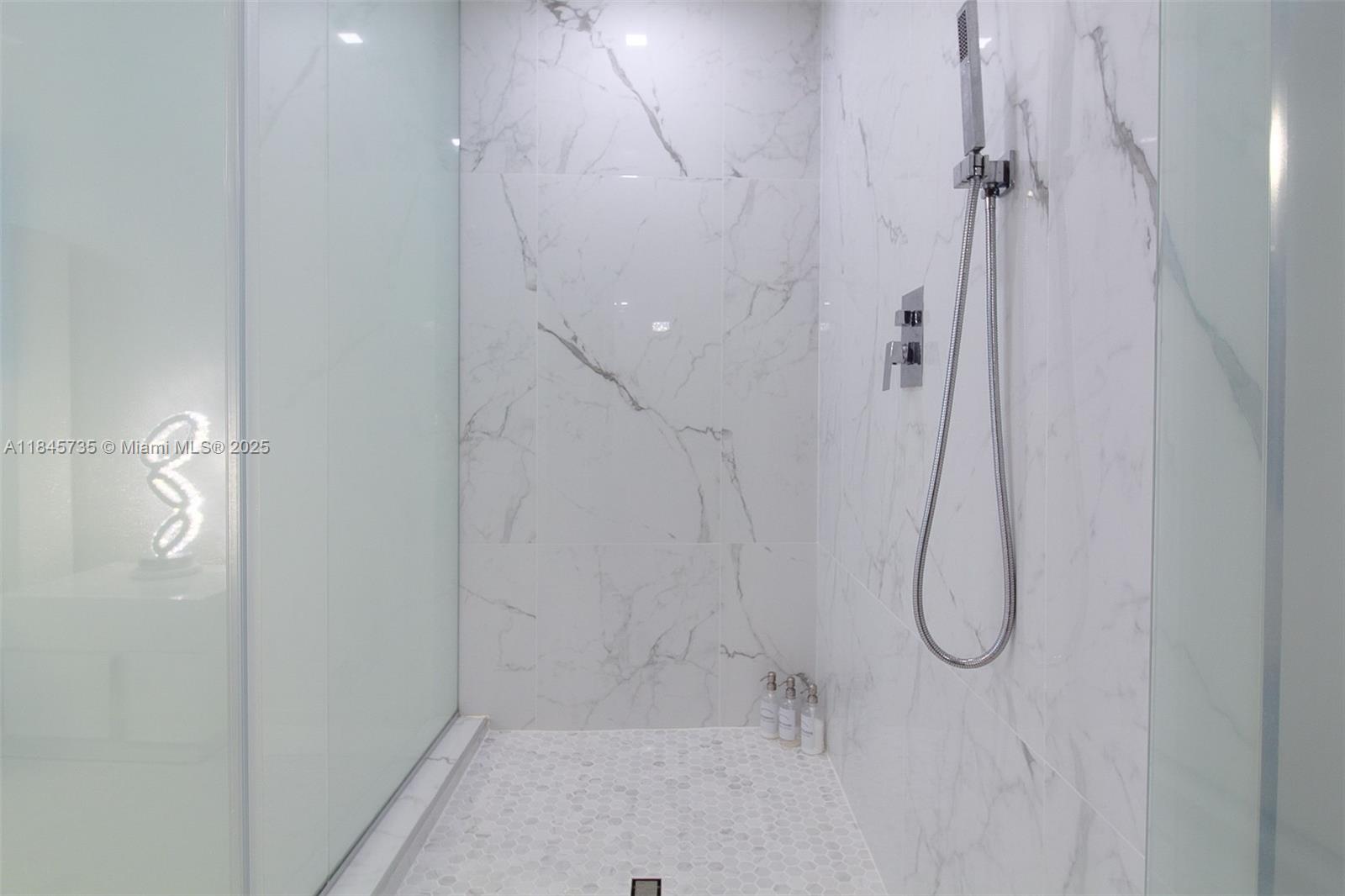 PARAMOUNT BAY CONDO - Residential Lease